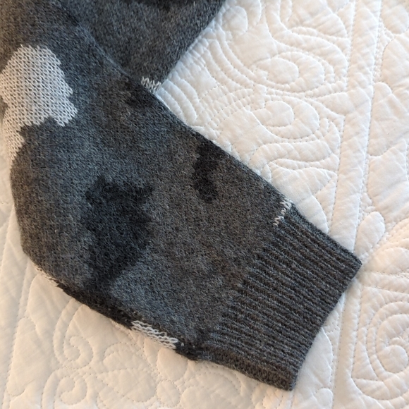 Lucky Brand Camouflage Crew Sweater - Picture 5 of 8